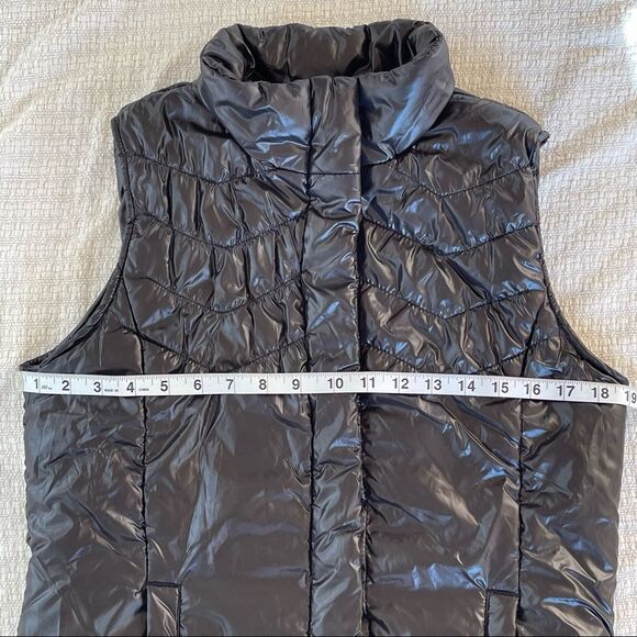 IZOD black puff vest, size S - Picture 9 of 12